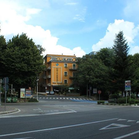 Hotel Universo Fiuggi Kültér fotó